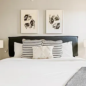 Stylish Retreat - King Beds - Walk To Sloans Denver